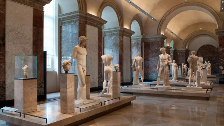 2010 fittings of the rooms dedicated to classical Greek and Hellenistic art Room 344. (Photo: Louvre Museum Website) 